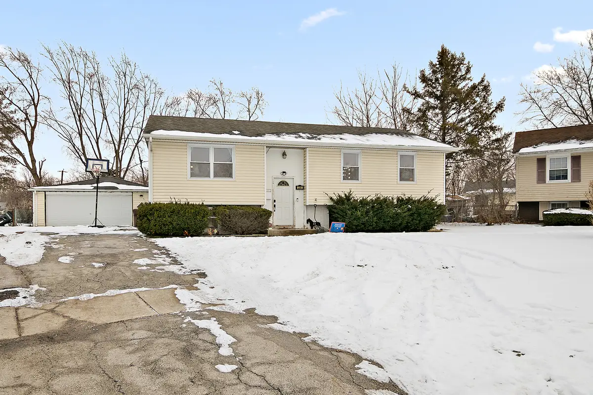 34 S Chestnut Court, Glenwood, IL 60425 - #1