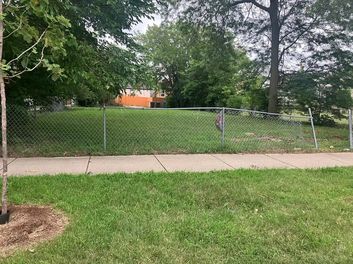 7925 S Coles Avenue, Chicago, IL 60617 - #1