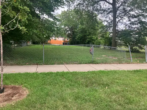 7925 S Coles Avenue, Chicago, IL 60617