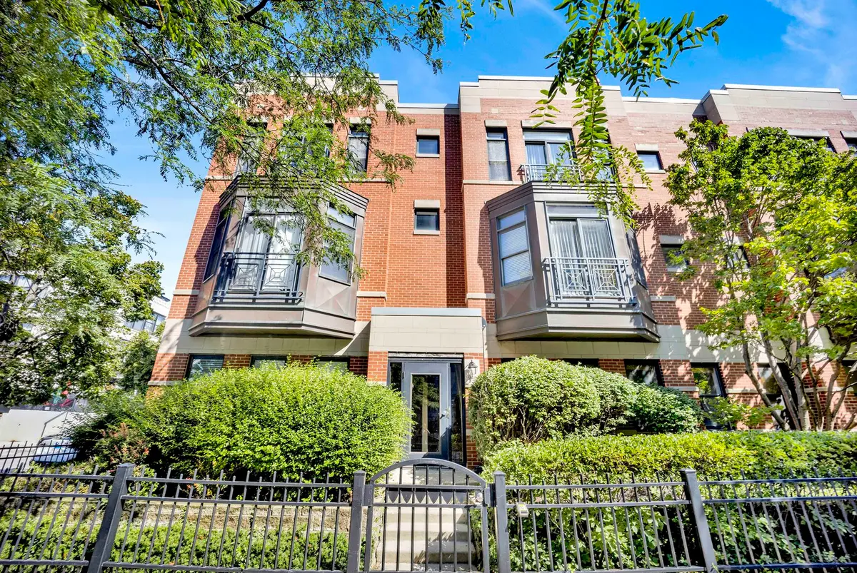 948 W 15th Place #1B, Chicago, IL 60608 - Image #1