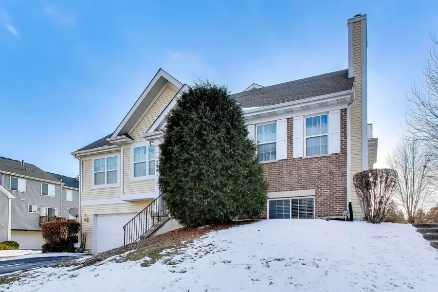 552 Lincoln Station Drive, Oswego, IL 60543 - #3