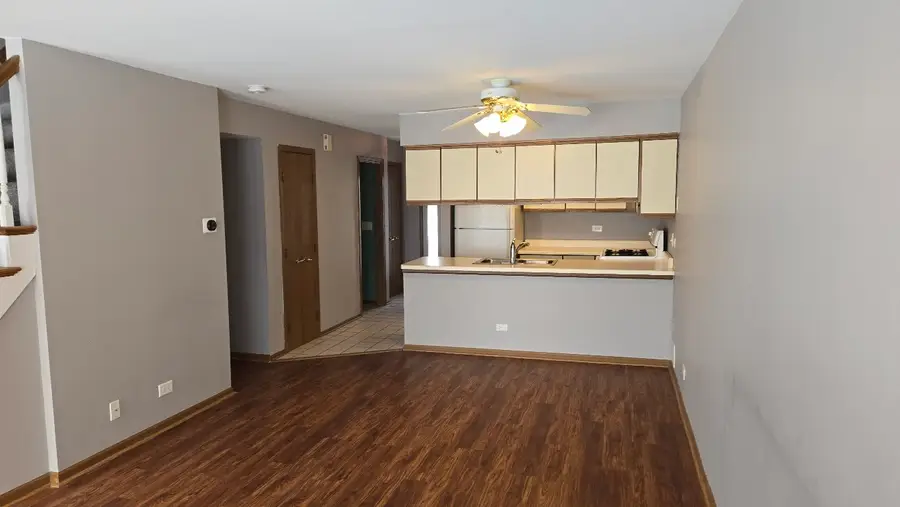 482 Nicole Drive #8B, Bartlett, IL 60103 - Image #2