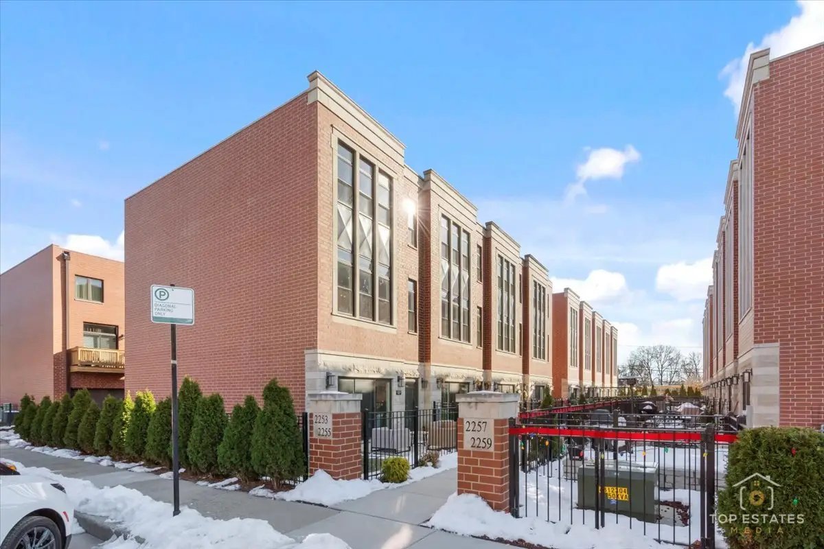 2253 W Coulter Street #1, Chicago, IL 60608 - Image #1