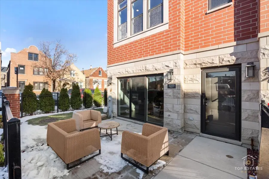 2253 W Coulter Street #1, Chicago, IL 60608 - Image #2