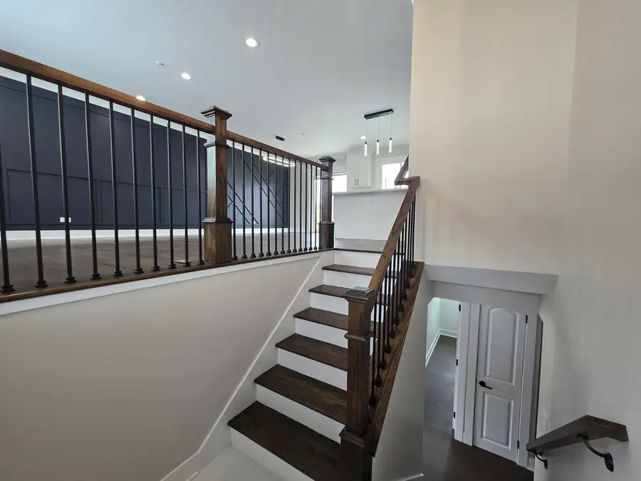 1570 Jefferson Road, Hoffman Estates, IL 60169 - #2