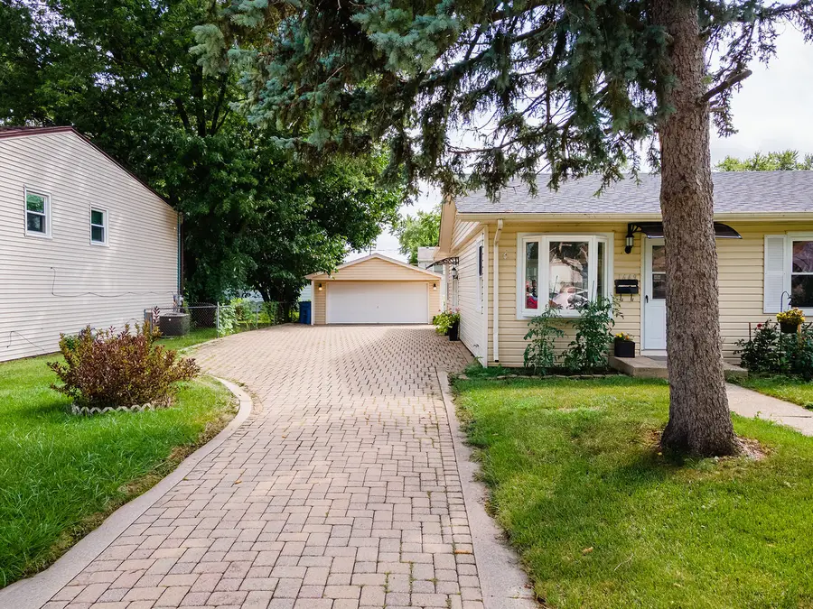 1649 Park Avenue, Hanover Park, IL 60133 - #2