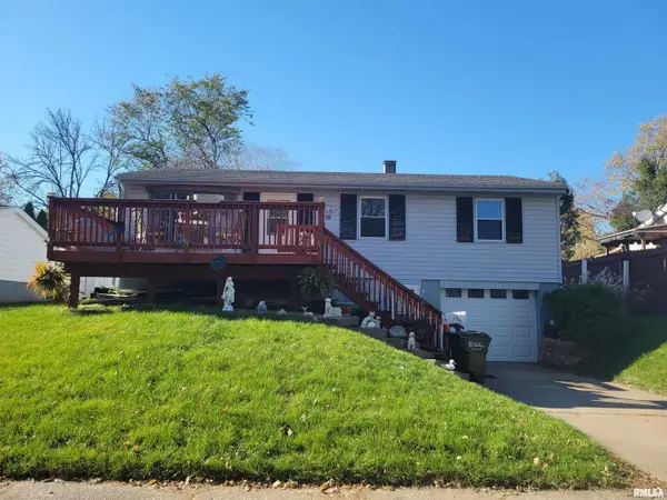 2218 North Hazelwood Avenue, Davenport, IA 52804