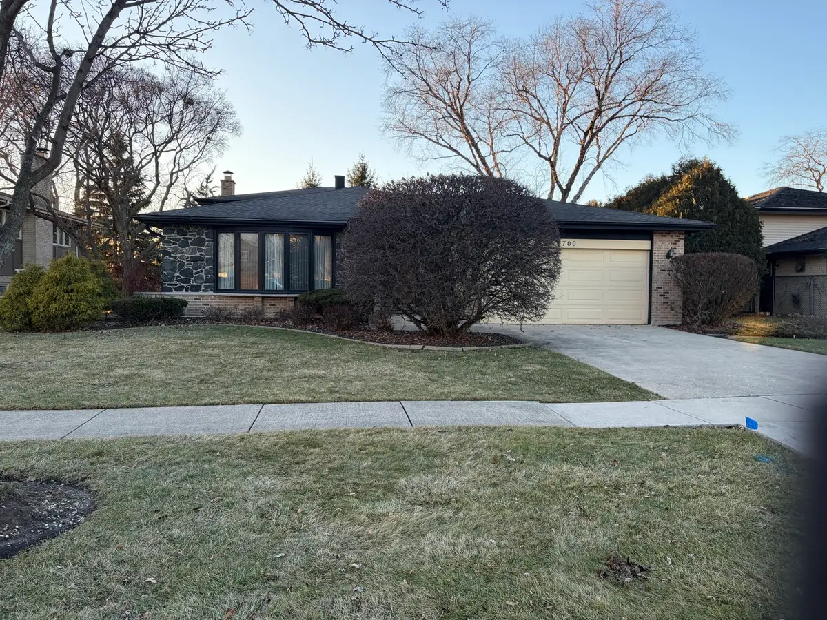 7700 Apple Tree Lane, Willowbrook, IL 60527 - #1
