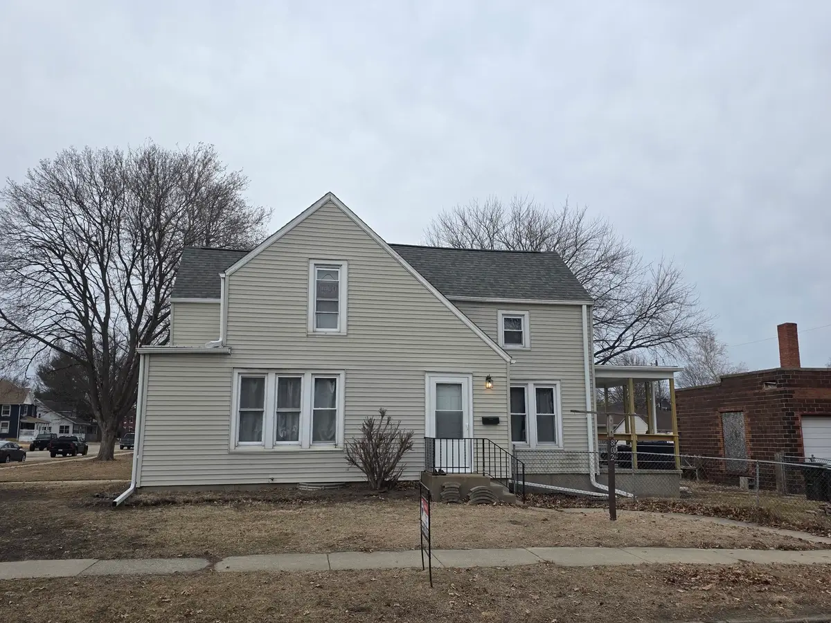 802 E 5th Street, Sterling, IL 61081 - #1