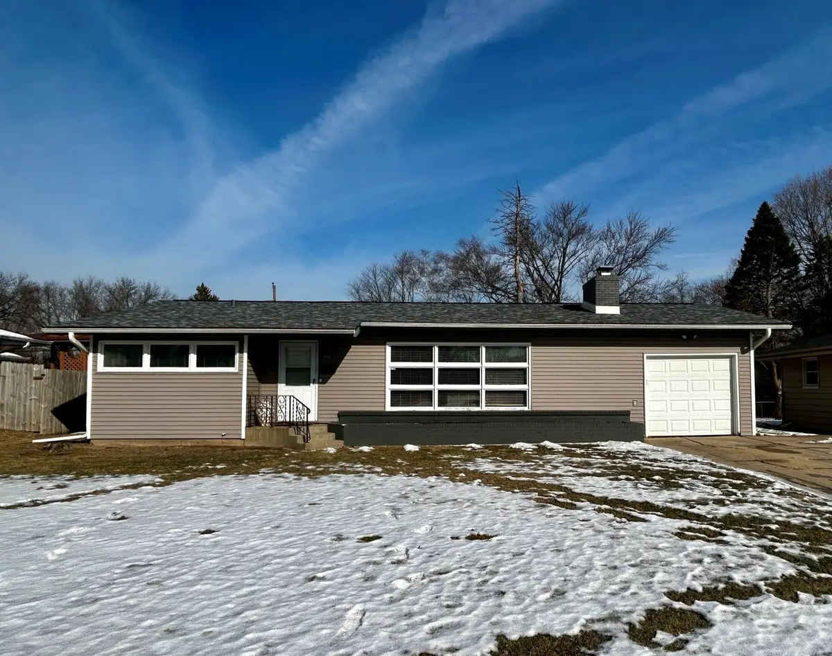 4010 Highcrest Boulevard, Rockford, IL 61107 - Image #1