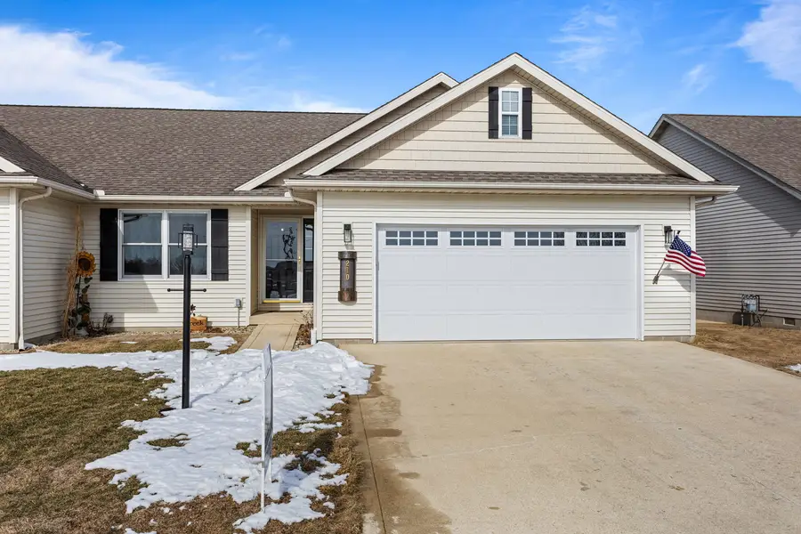 210 W Lincoln Street, Fisher, IL 61843 - #2