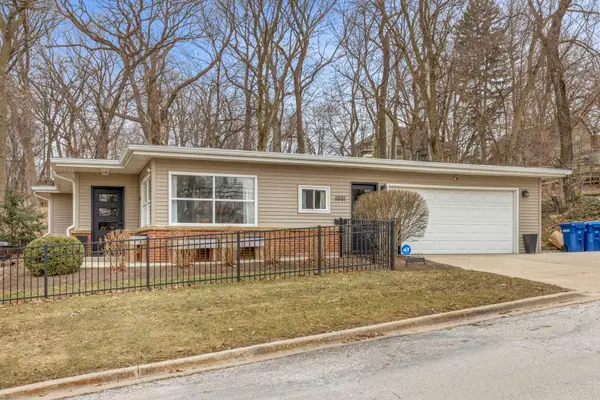 1001 Geneva Road, St. Charles, IL 60174