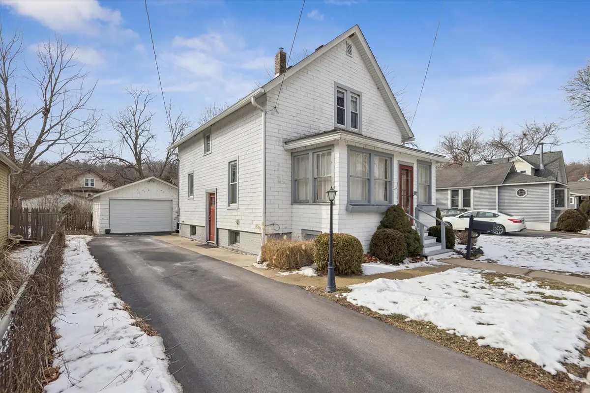 21 Division Street, Algonquin, IL 60102 - #1