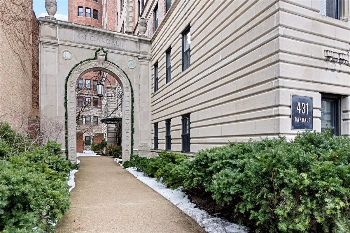 431 W Oakdale Avenue #13D, Chicago, IL 60657 - #1