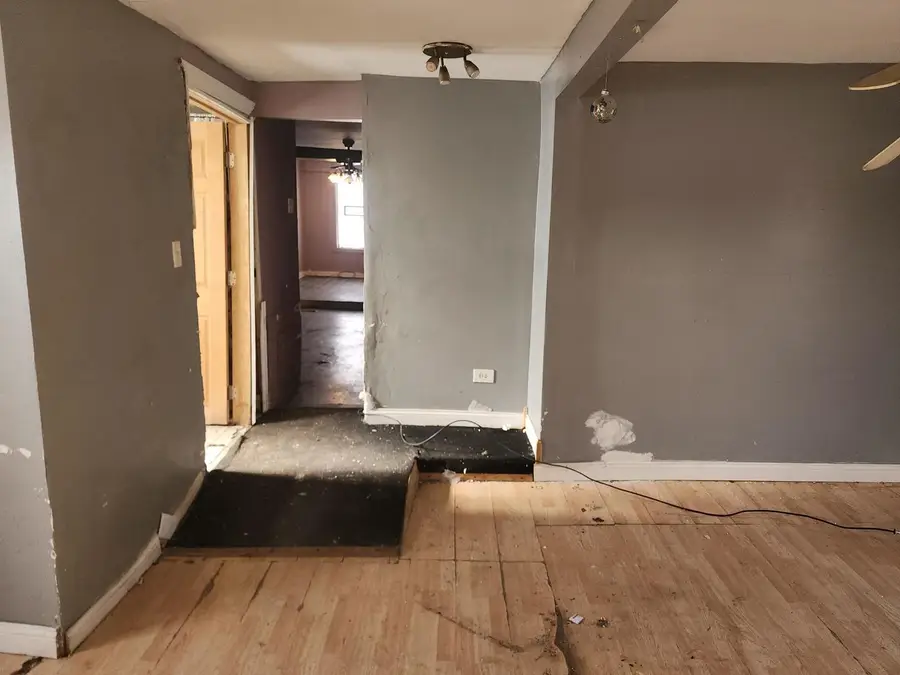 7434 S Oakley Avenue, Chicago, IL 60636 - Image #2