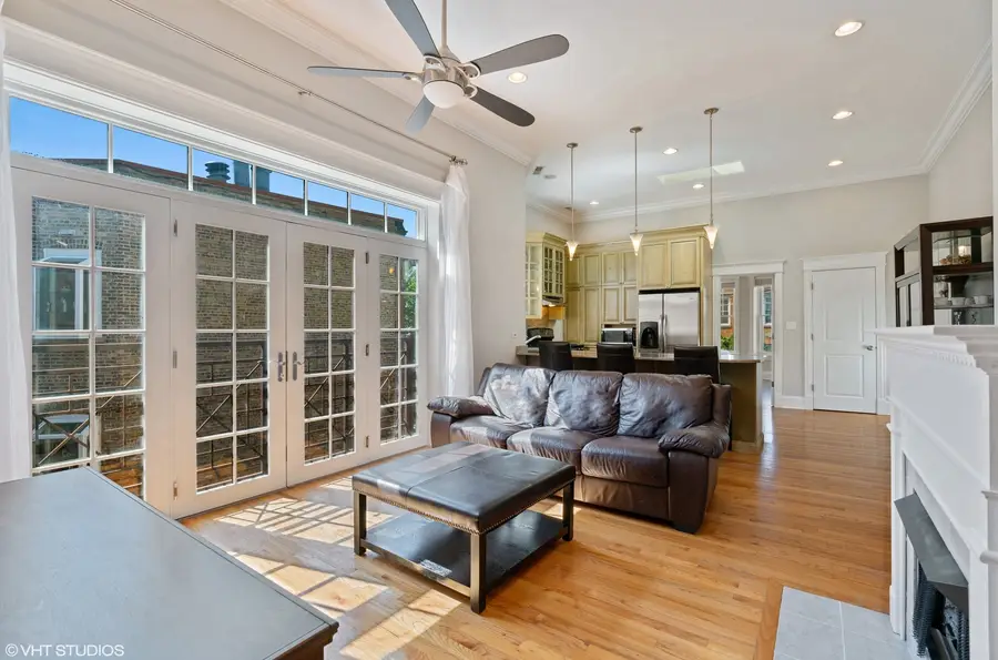 537 W Belmont Avenue #3, Chicago, IL 60657 - #2