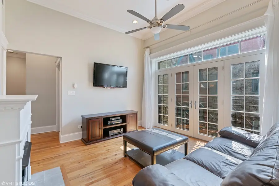 537 W Belmont Avenue #3, Chicago, IL 60657 - #3