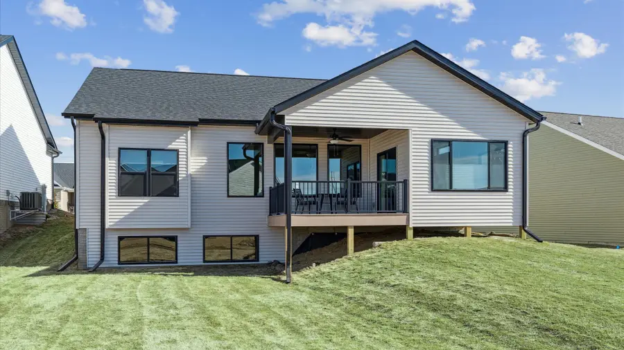 6214 College Avenue, Davenport, IA 52807 - #3