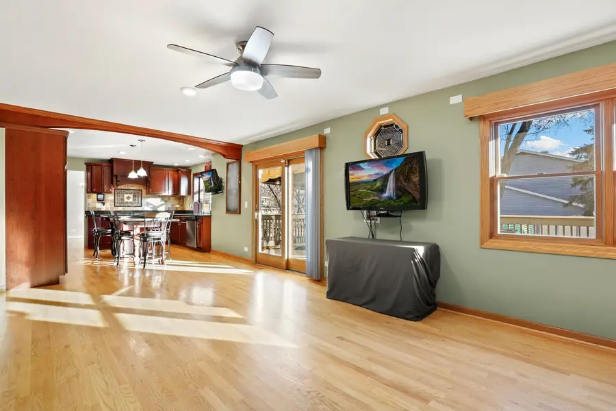 17W435 Concord Place, Darien, IL 60561 - #3