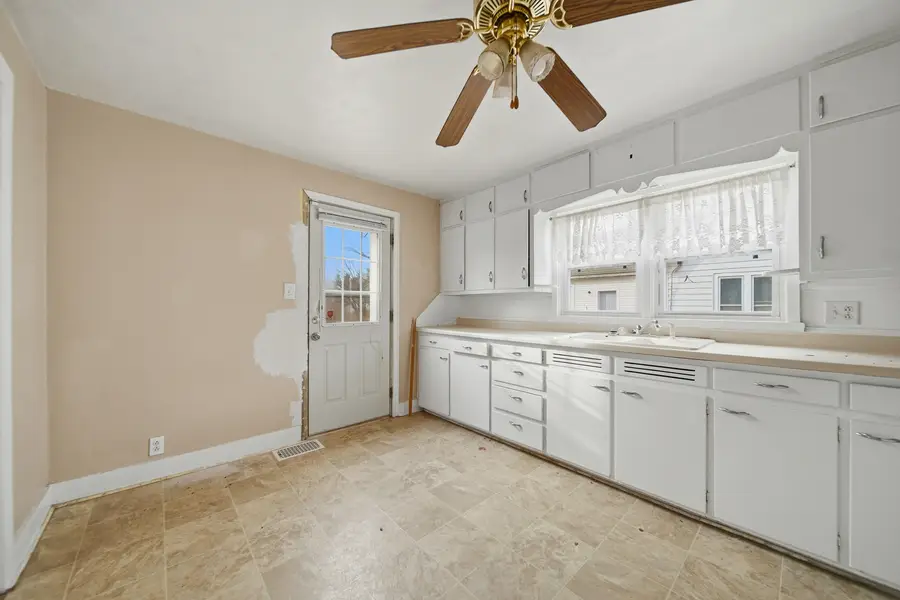 119 Douglas Avenue, Dixon, IL 61021 - #2