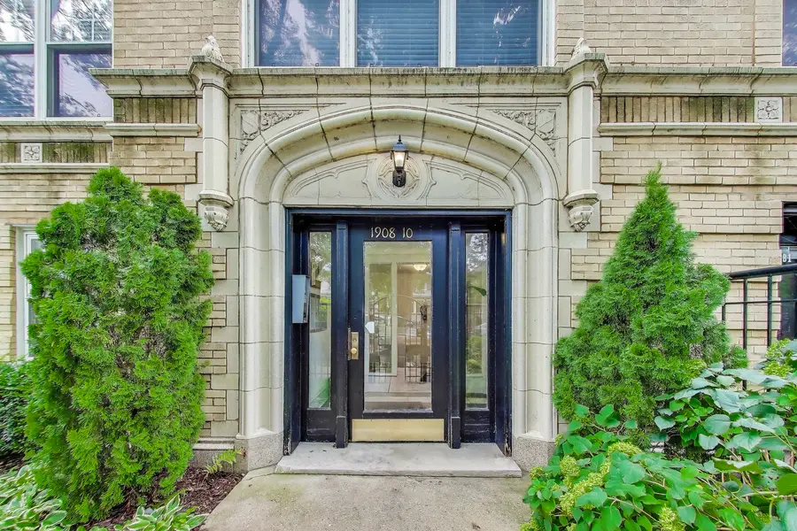 1908 W Chase Avenue #203, Chicago, IL 60626 - #2
