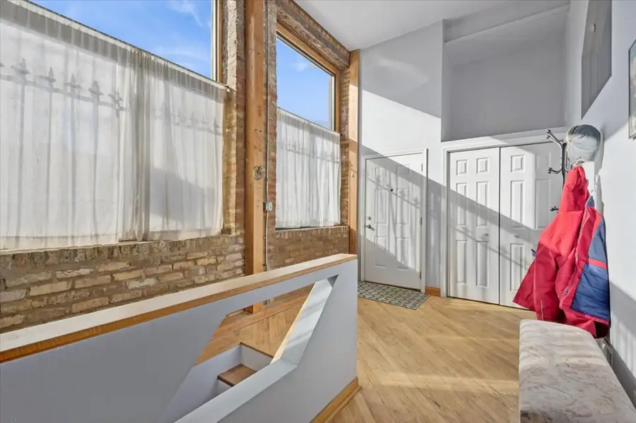 1344 W Augusta Boulevard #1, Chicago, IL 60642 - #2