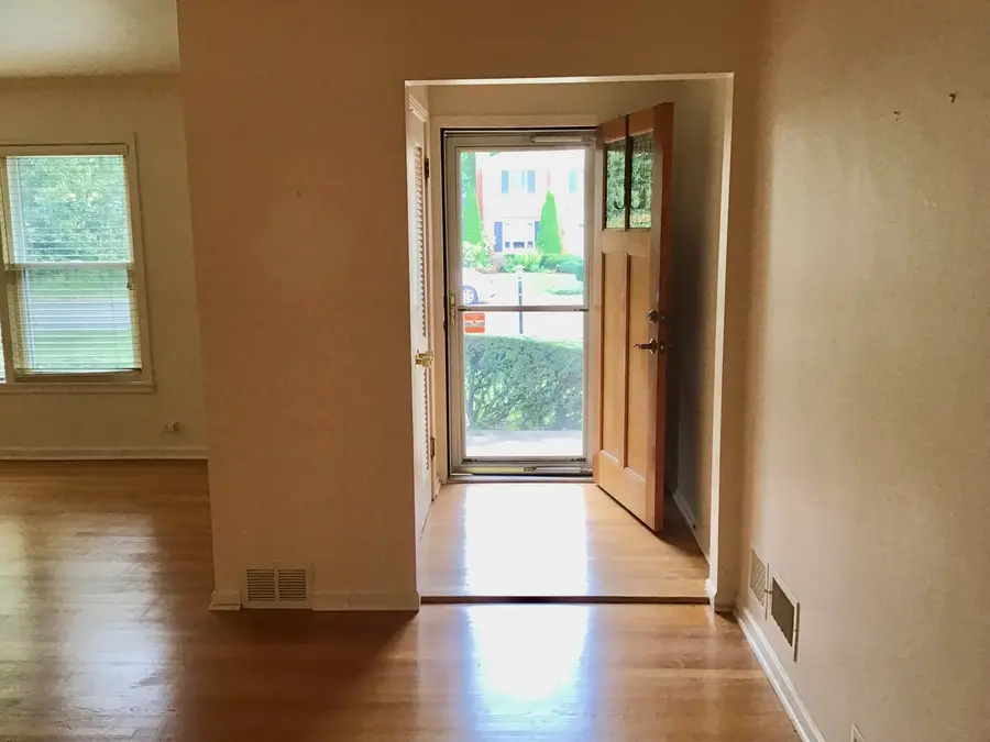 9532 Springfield Avenue, Evanston, IL 60203 - #2