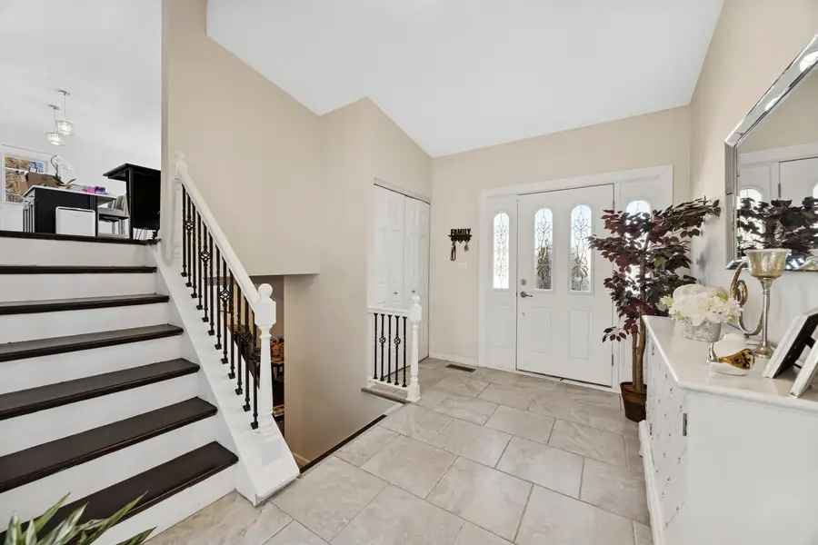 7704 Knotty Pine Court, Woodridge, IL 60517 - Image #3