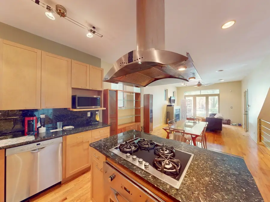 945 N Honore Street #1, Chicago, IL 60622 - #3