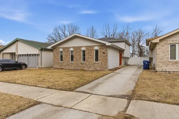 2736 E Goodrich Avenue E, Burnham, IL 60633