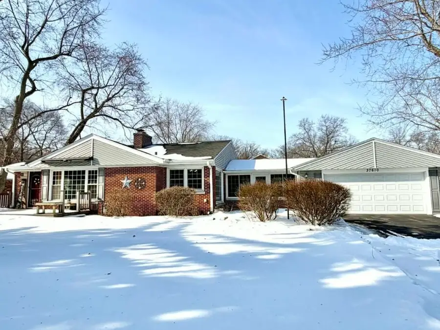 37610 N Holdridge Avenue, Waukegan, IL 60087 - #3
