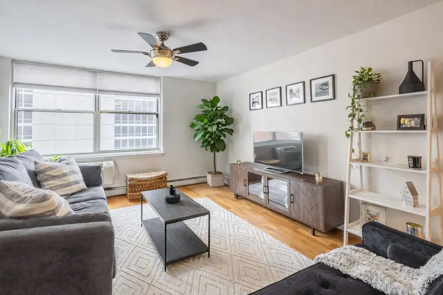 3033 N Sheridan Road #1203, Chicago, IL 60657 - #3