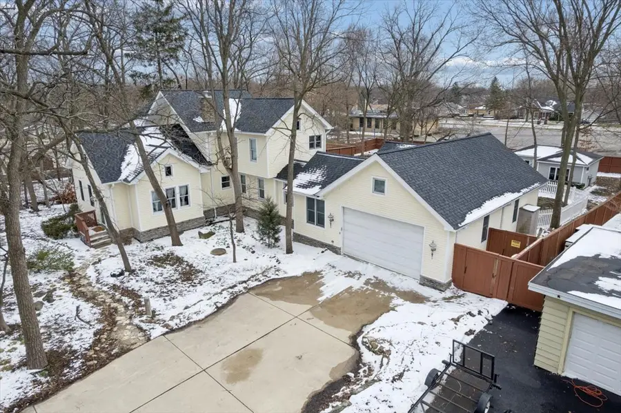 215 E Pine Avenue, Roselle, IL 60172 - #3