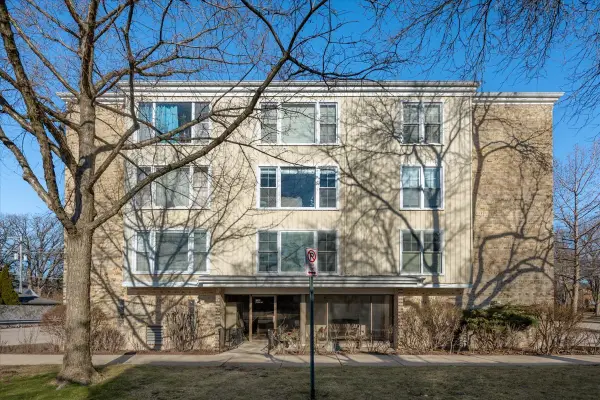 601 Ridge Road #202, Wilmette, IL 60091