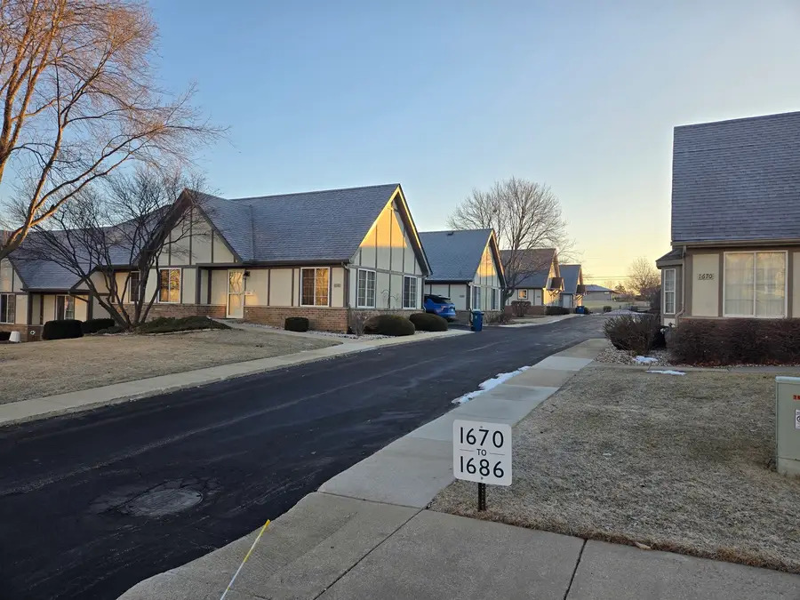 1684 Willow Circle Drive #1684, Crest Hill, IL 60403 - #3