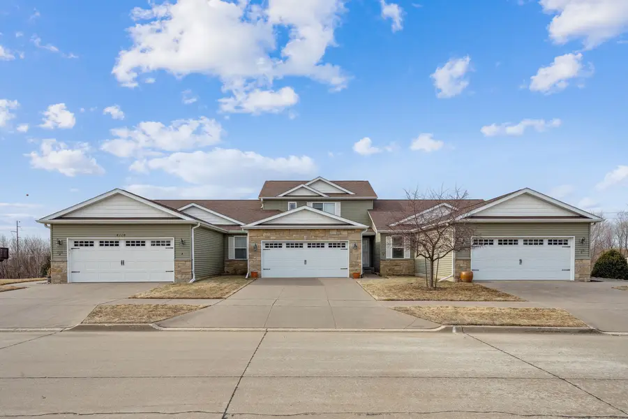 6110 Deere Creek Lane, Davenport, IA 52807 - #3