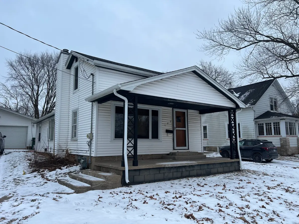 177 S Cone Street, Farmington, IL 61531 - #1