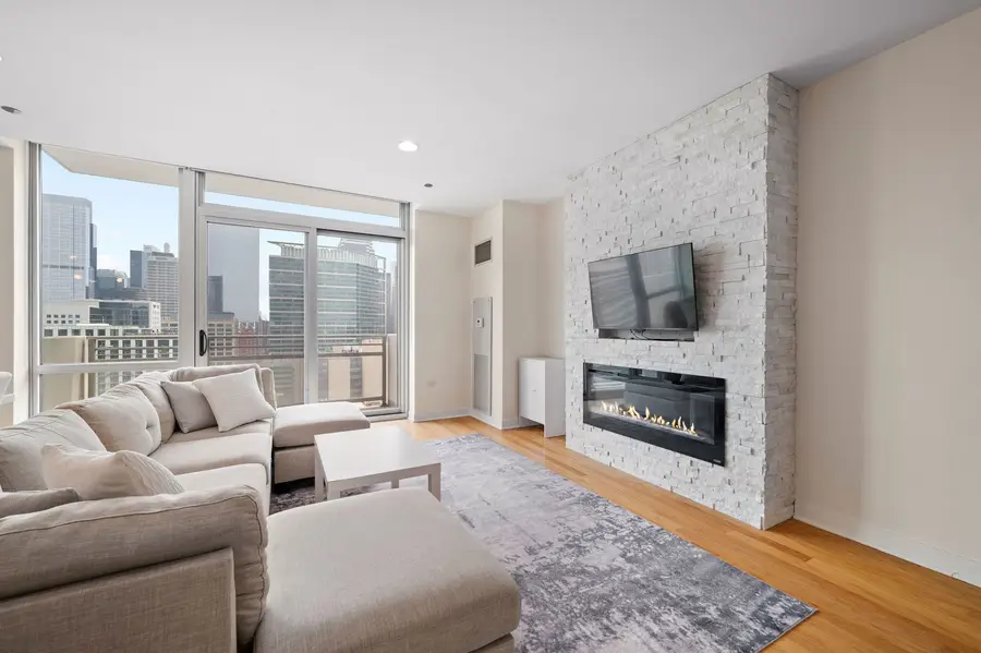 737 W Washington Boulevard #1902, Chicago, IL 60661 - #2