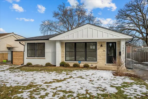 1207 Hoffman Avenue, Park Ridge, IL 60068