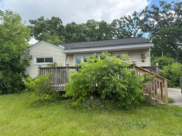 2025 Delaware Road, Waukegan, IL 60087