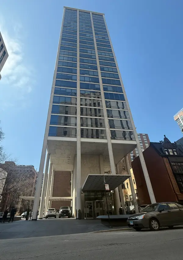 1300 N Astor Street #6B, Chicago, IL 60610