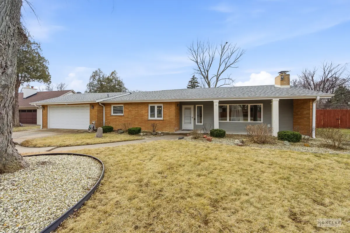 925 Lindenwood Drive, Aurora, IL 60506 - #1