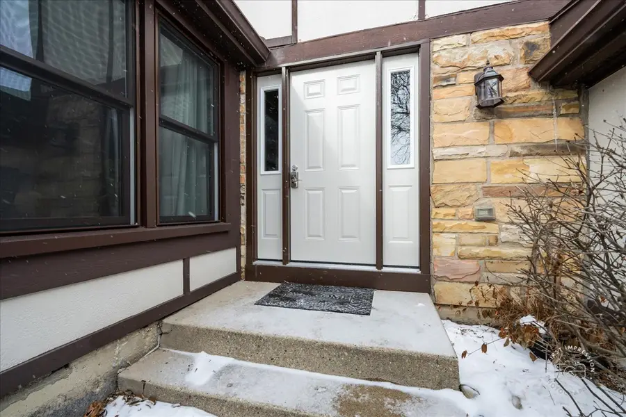 63 White Oak Circle #63, Saint Charles, IL 60174 - #2