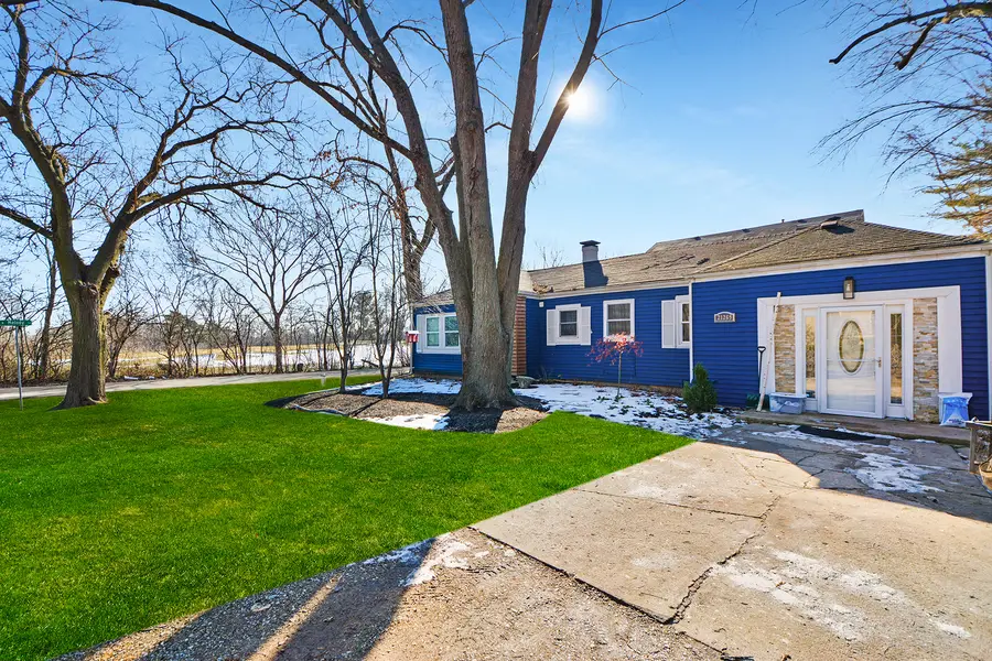 21269 W Ridge Road, Lake Zurich, IL 60047 - #3