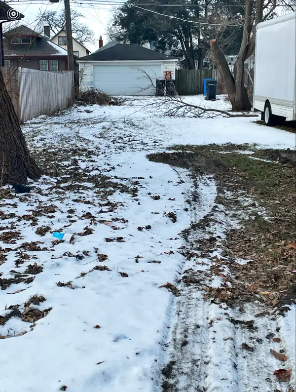 7628 S Yates Boulevard, Chicago, IL 60649