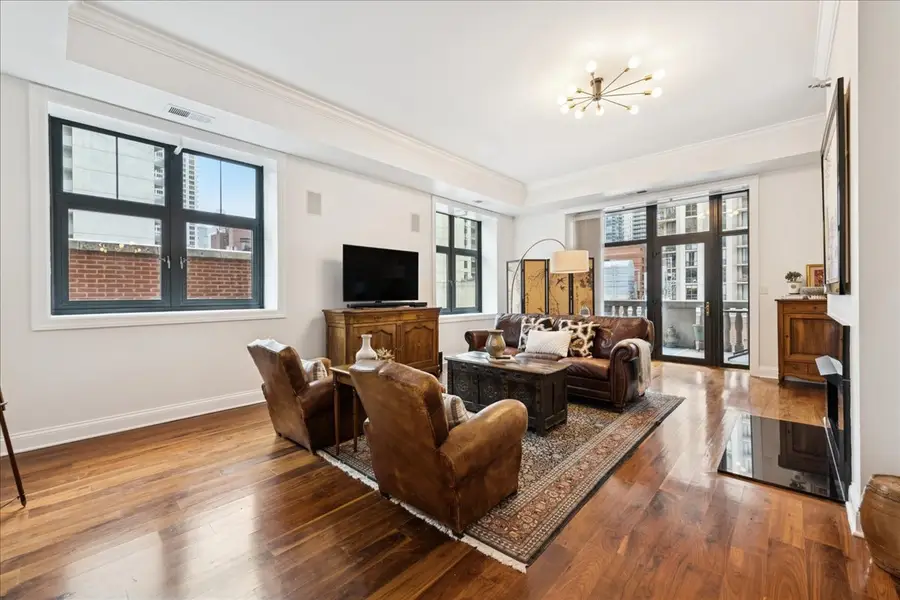 30 W Erie Street #601, Chicago, IL 60654 - #2