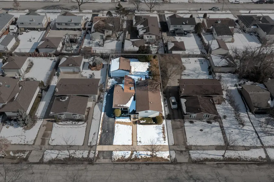 9013 Oriole Avenue, Morton Grove, IL 60053 - #3