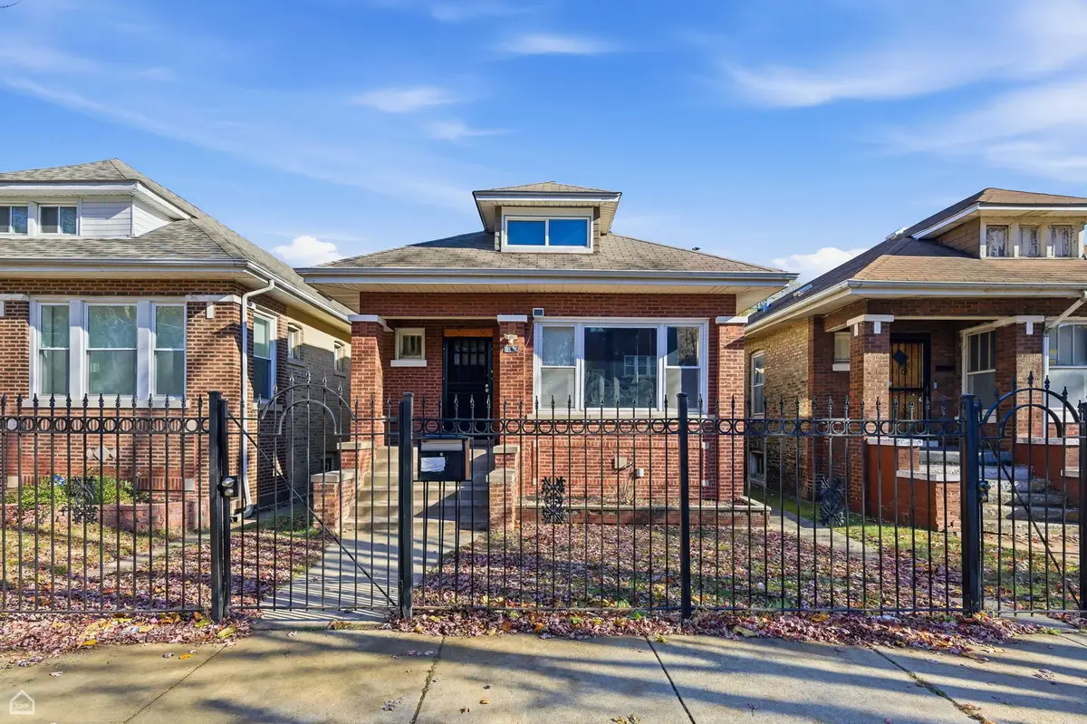 8111 S Manistee Avenue, Chicago, IL 60617 - #1