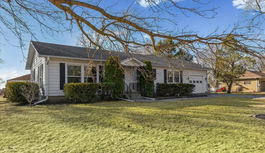 401 Oak Drive, Roberts, IL 60962 - #3