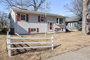 2716 Davenport Avenue, Davenport, IA 50803 - #2